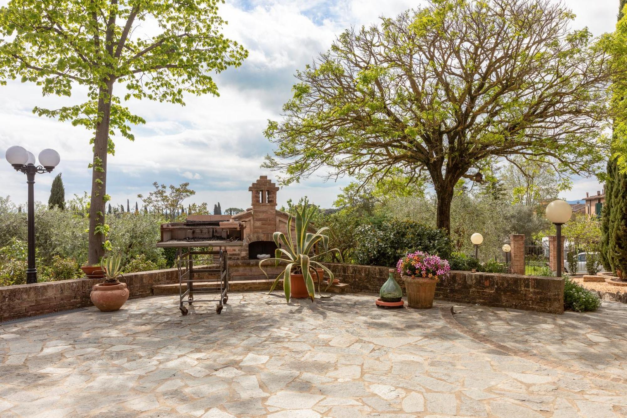 Asso Di Picche Apartment Siena Exterior photo